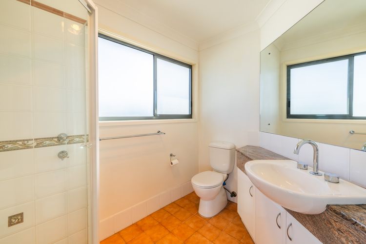 Ocean Views, 4 Ocean Street – Absolute Waterfront Retreat at Fishermans Bay