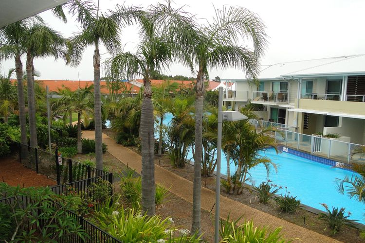 Pacific Blue 339/265 Sandy Pt Road – HUGE RESORT LAGOON POOL