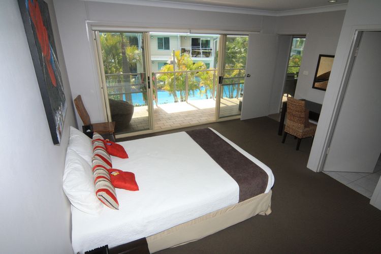 Pacific Blue 339/265 Sandy Pt Road – HUGE RESORT LAGOON POOL