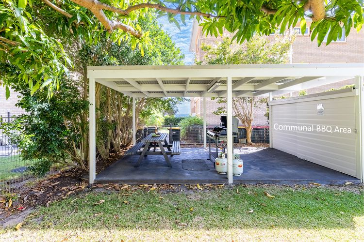 Florida, 1/5 Lillian Street – 2 min walk to beach, shops & restaurants