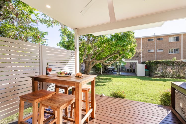 Florida, 1/5 Lillian Street – 2 min walk to beach, shops & restaurants