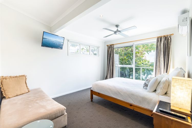 Florida, 1/5 Lillian Street – 2 min walk to beach, shops & restaurants