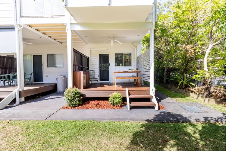 Florida, 1/5 Lillian Street – 2 min walk to beach, shops & restaurants