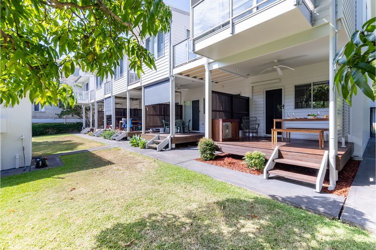 Florida, 1/5 Lillian Street – 2 min walk to beach, shops & restaurants