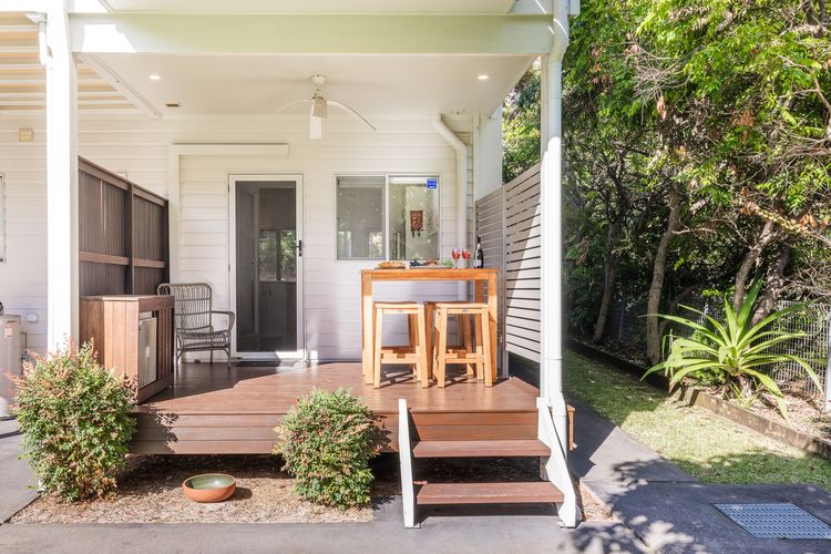 Florida, 1/5 Lillian Street – 2 min walk to beach, shops & restaurants