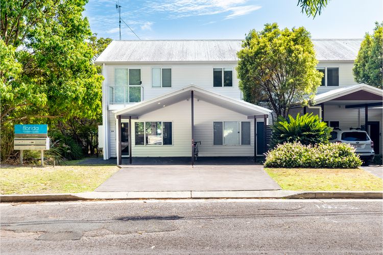 Florida, 1/5 Lillian Street – 2 min walk to beach, shops & restaurants