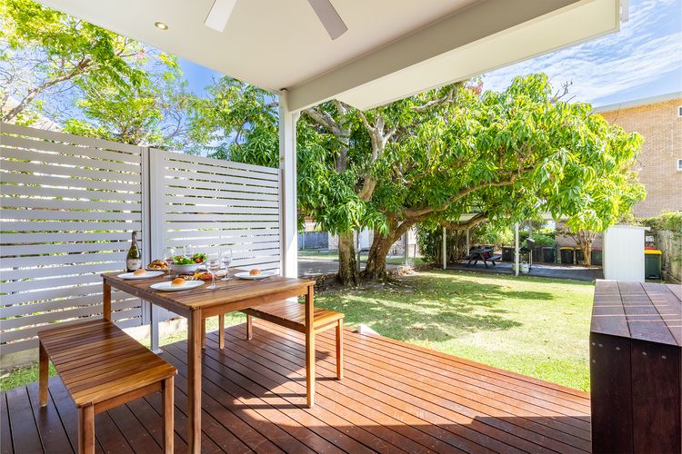 Florida, 1/5 Lillian Street – 2 min walk to beach, shops & restaurants