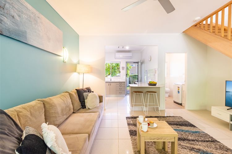 Florida, 1/5 Lillian Street – 2 min walk to beach, shops & restaurants