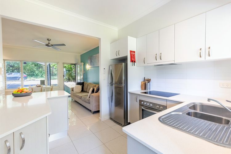 Florida, 1/5 Lillian Street – 2 min walk to beach, shops & restaurants
