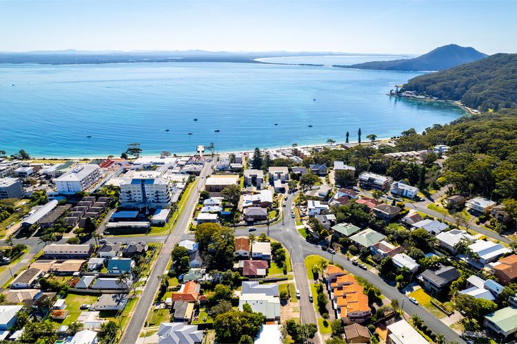 Florida, 1/5 Lillian Street – 2 min walk to beach, shops & restaurants