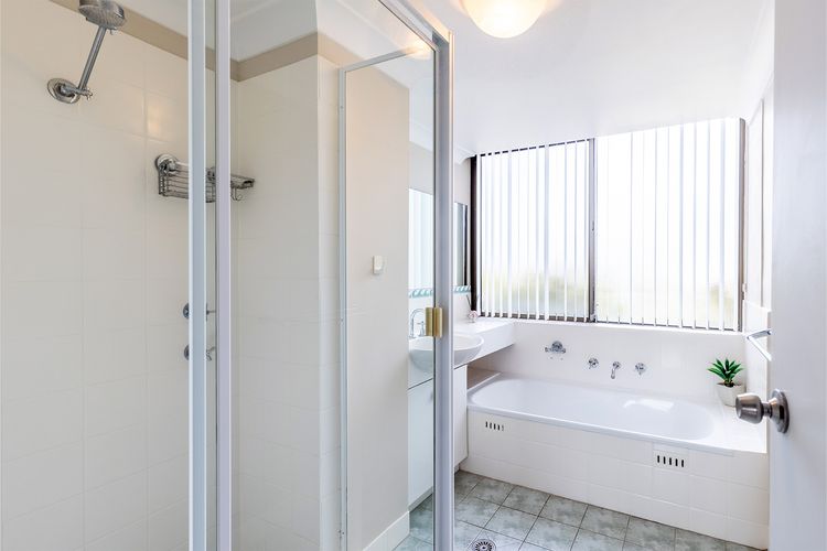 Magnus Gardens, 10/7 Magnus Street – Beautiful unit close to town with air con and Wi-Fi
