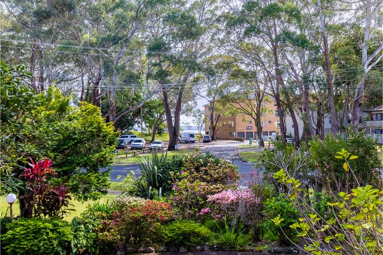 Magnus Gardens, 10/7 Magnus Street – Beautiful unit close to town with air con and Wi-Fi