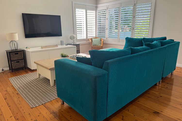 Rubys Retreat, 44 Achilles Street – pet friendly, aircon, wifi & boat parking