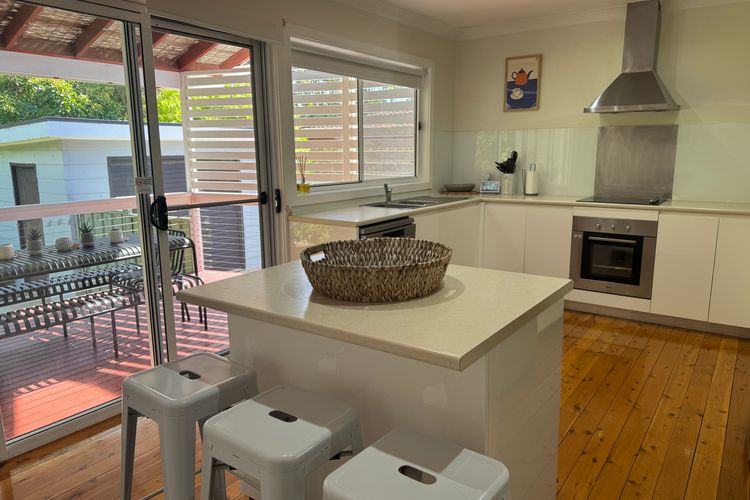 Rubys Retreat, 44 Achilles Street – pet friendly, aircon, wifi & boat parking
