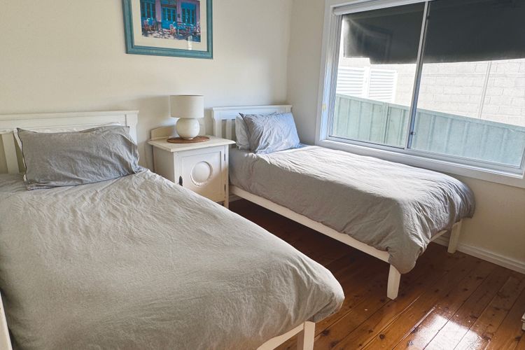 Rubys Retreat, 44 Achilles Street – pet friendly, aircon, wifi & boat parking