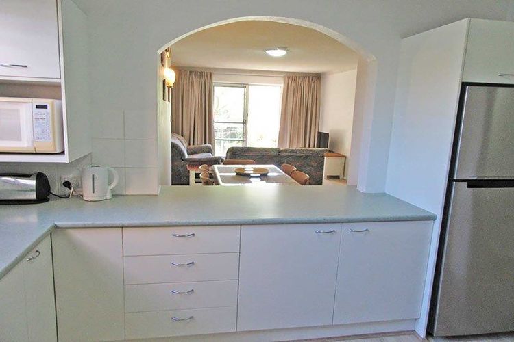 Parkview, 10/11-13 Catalina Close – peaceful park views