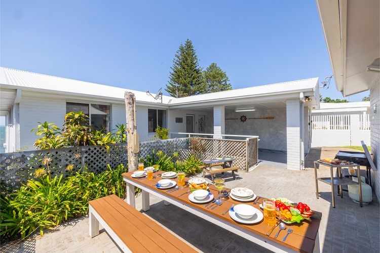 Sunrise Waters, 2/63 Soldiers Point Road – stunning waterfront property ‘