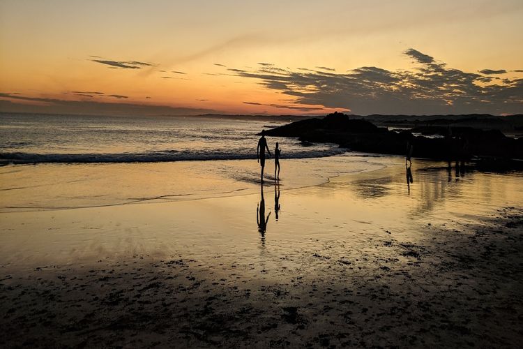 Sunset on Birubi, 2/40 Ocean Ave – pet friendly, air con, water views, WIFI and outdoor spa