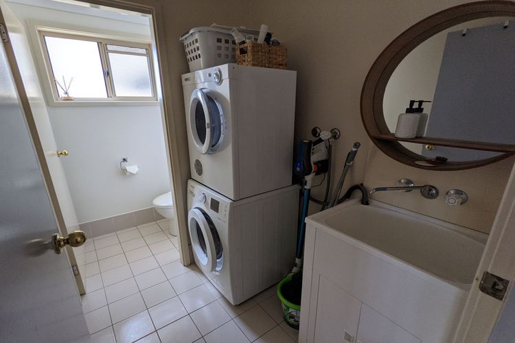 Sunset on Birubi, 2/40 Ocean Ave – pet friendly, air con, water views, WIFI and outdoor spa
