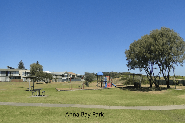 Sunset on Birubi, 2/40 Ocean Ave – pet friendly, air con, water views, WIFI and outdoor spa