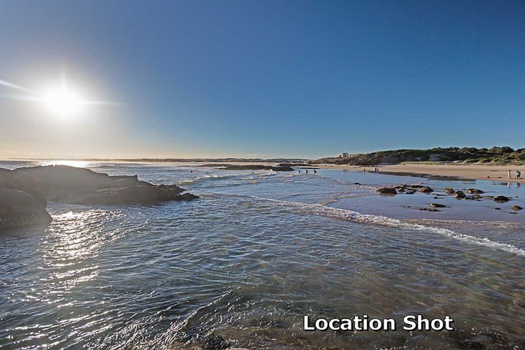 Sunset on Birubi, 2/40 Ocean Ave – pet friendly, air con, water views, WIFI and outdoor spa