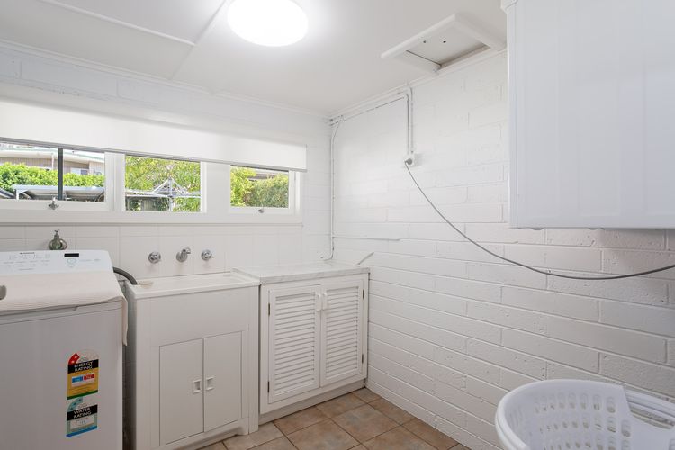 The Norburn, 3 Norburn Avenue – aircon, wifi, boat parking, close to water & clubs