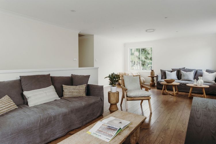 The Beach House, 25 Tomaree Road – fantastic house with pool, linen