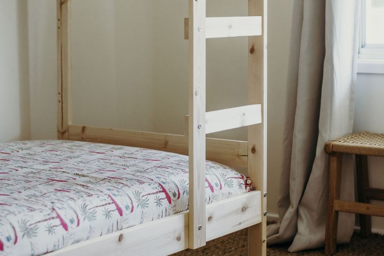 The Beach House, 25 Tomaree Road – fantastic house with pool, linen