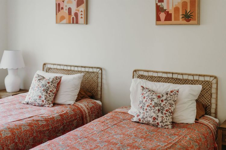 The Beach House, 25 Tomaree Road – fantastic house with pool, linen