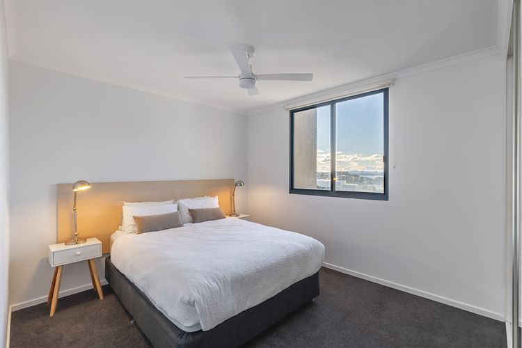 The Landmark, 211/61B Dowling Street – Resort Style holiday with pool, games room & restaurant