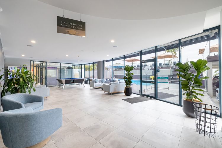 The Landmark, 211/61B Dowling Street – Resort Style holiday with pool, games room & restaurant