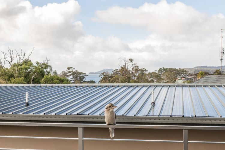 Vista, 16 Vista Avenue – huge house with water views & ducted air conditioning