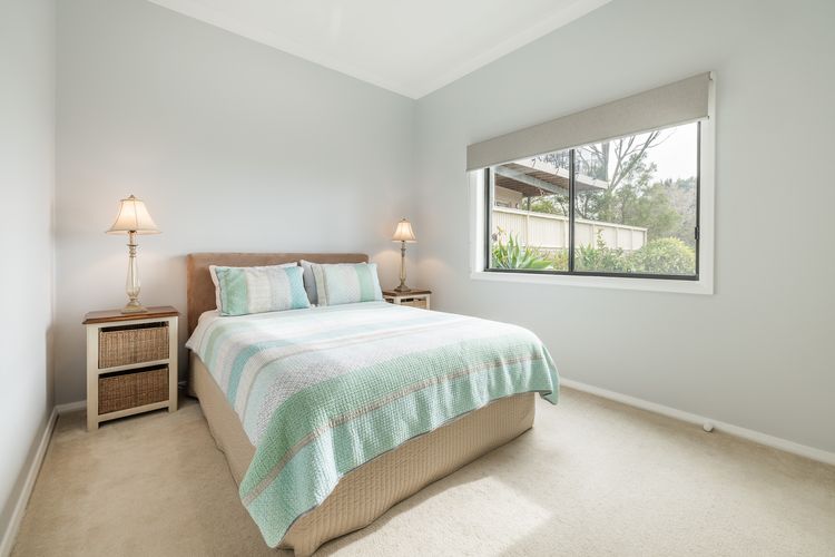 Vista, 16 Vista Avenue – huge house with water views & ducted air conditioning