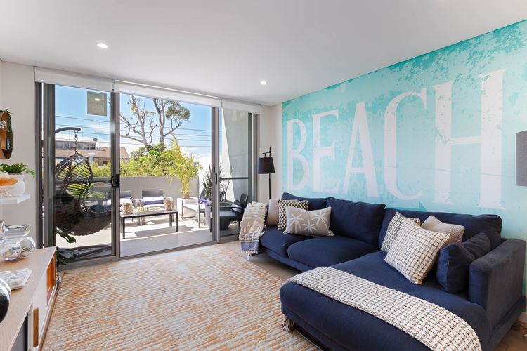 The Shoal, 104/6-8 Bullecourt Street – linen included & under 200m to beach