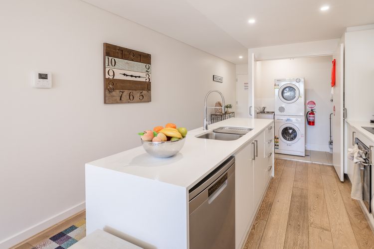 The Shoal, 104/6-8 Bullecourt Street – linen included & under 200m to beach