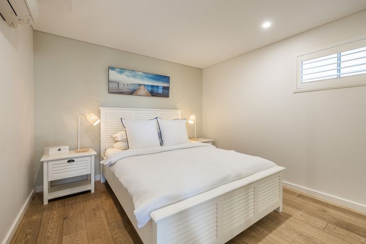 The Shoal, 104/6-8 Bullecourt Street – linen included & under 200m to beach