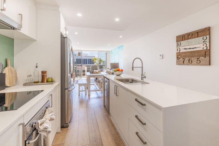 The Shoal, 104/6-8 Bullecourt Street – linen included & under 200m to beach