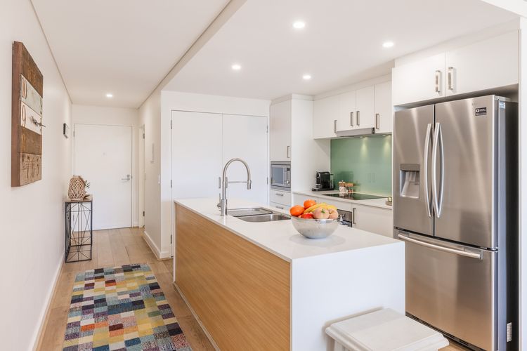 The Shoal, 104/6-8 Bullecourt Street – linen included & under 200m to beach