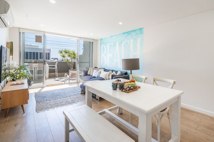The Shoal, 104/6-8 Bullecourt Street – linen included & under 200m to beach