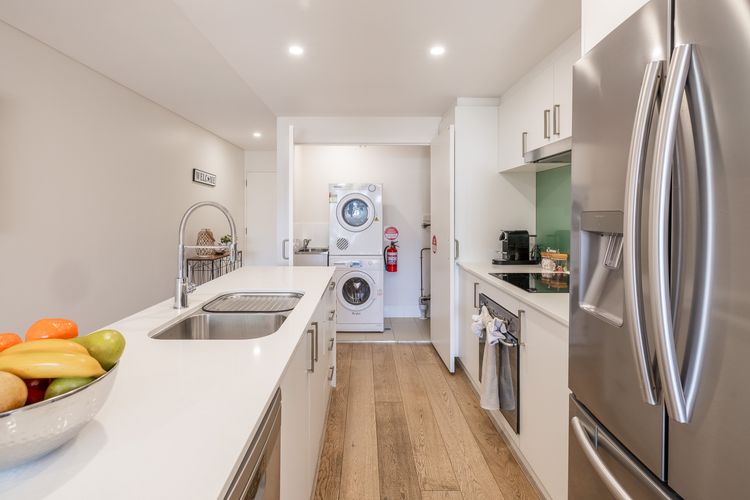 The Shoal, 104/6-8 Bullecourt Street – linen included & under 200m to beach