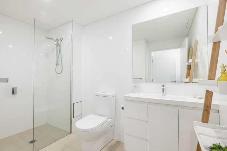 The Shoal, 104/6-8 Bullecourt Street – linen included & under 200m to beach