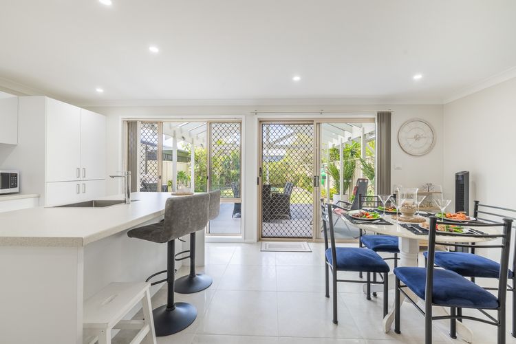 Walk on Birubi, 1/40 Ocean Ave – WIFI, Boat Parking & Water Views