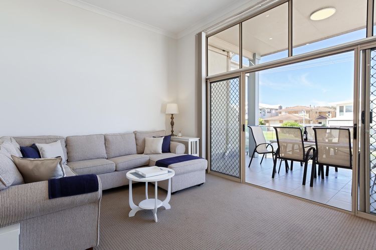 Walk on Birubi, 1/40 Ocean Ave – WIFI, Boat Parking & Water Views