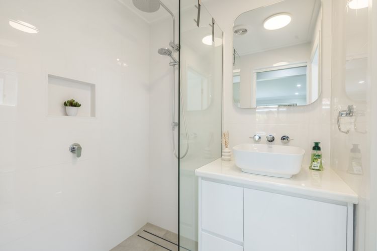 Walk on Birubi, 1/40 Ocean Ave – WIFI, Boat Parking & Water Views