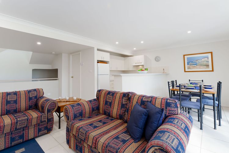 Walk on Birubi, 1/40 Ocean Ave – WIFI, Boat Parking & Water Views