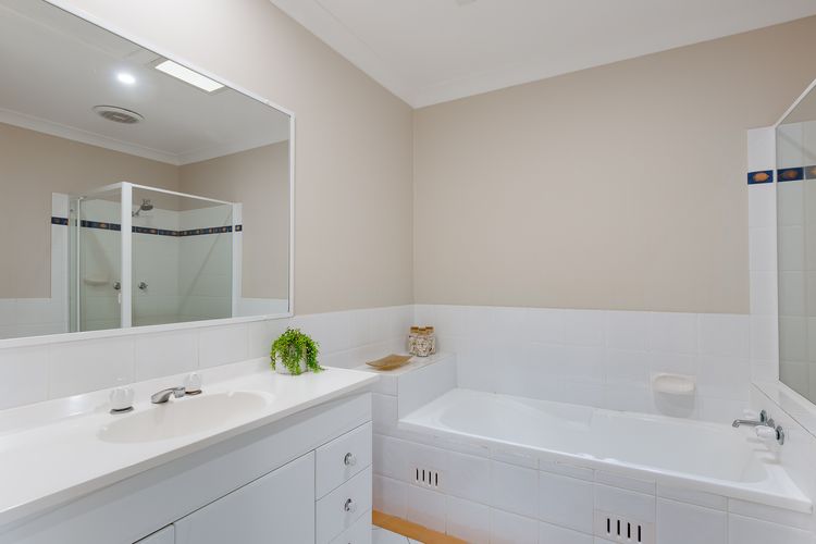 Walk on Birubi, 1/40 Ocean Ave – WIFI, Boat Parking & Water Views