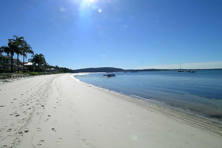 Wanda Magic, 19 Randall Drive – beautiful water front house