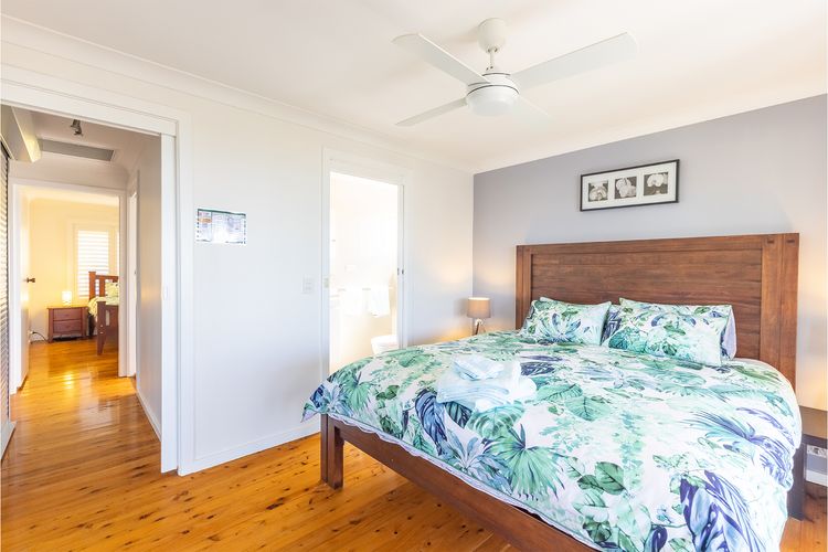 Away @ Nelson Bay, 29 Wollomi Ave – Spacious family home with water views, pet friendly, WIFI & aircon
