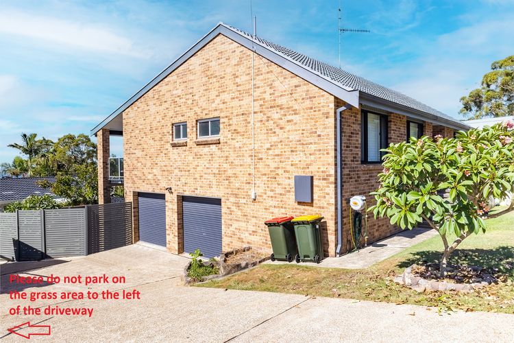 Away @ Nelson Bay, 29 Wollomi Ave – Spacious family home with water views, pet friendly, WIFI & aircon