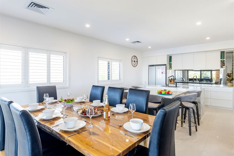Away @ Nelson Bay, 29 Wollomi Ave – Spacious family home with water views, pet friendly, WIFI & aircon